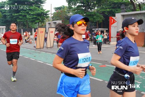 Race photo from Nu Skin Run 10K