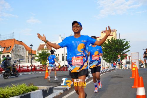 Race photo from Isoplus Run 2024 Surabaya