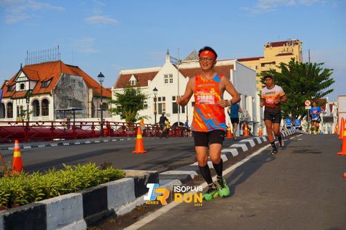 Race photo from Isoplus Run 2024 Surabaya