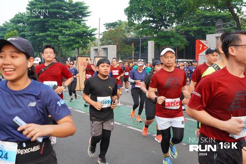Race photo from Nu Skin Run 10K