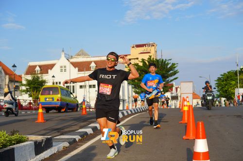Race photo from Isoplus Run 2024 Surabaya