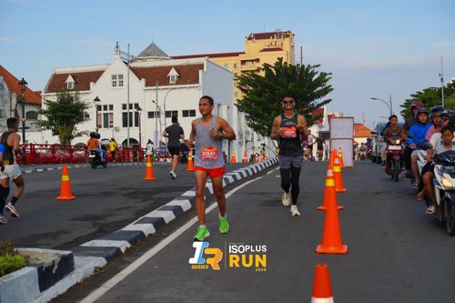 Race photo from Isoplus Run 2024 Surabaya