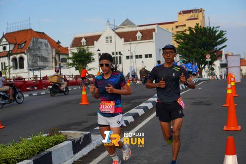 Race photo from Isoplus Run 2024 Surabaya