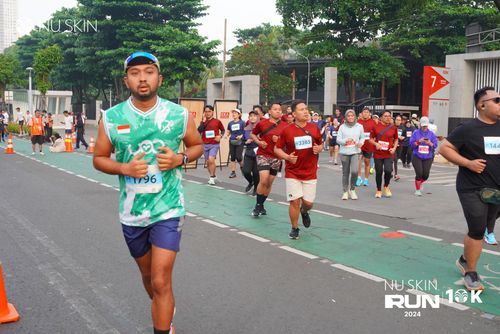 Race photo from Nu Skin Run 10K