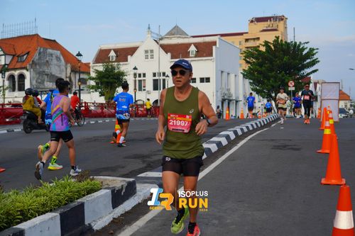 Race photo from Isoplus Run 2024 Surabaya