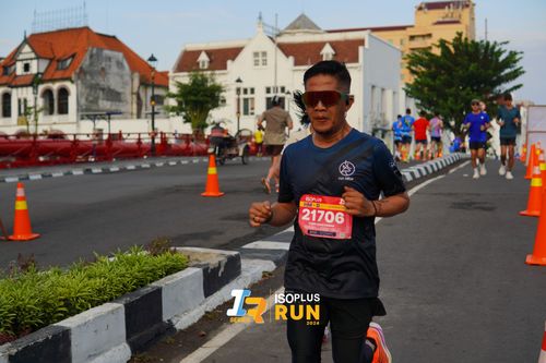 Race photo from Isoplus Run 2024 Surabaya