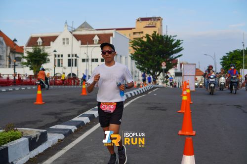 Race photo from Isoplus Run 2024 Surabaya