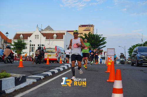 Race photo from Isoplus Run 2024 Surabaya
