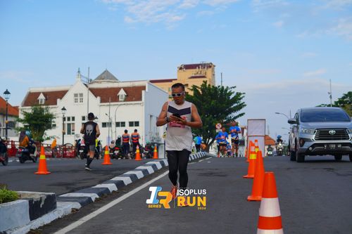 Race photo from Isoplus Run 2024 Surabaya