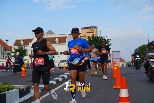 Race photo from Isoplus Run 2024 Surabaya