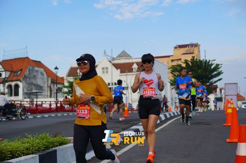Race photo from Isoplus Run 2024 Surabaya