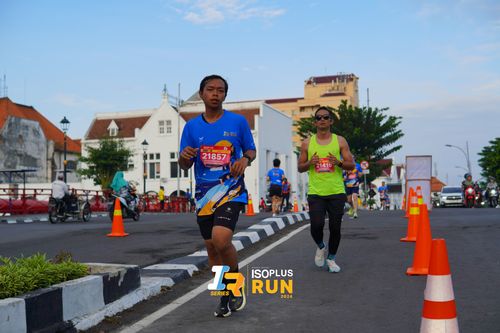 Race photo from Isoplus Run 2024 Surabaya