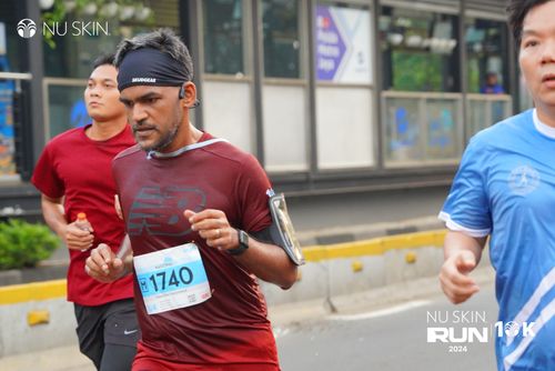 Race photo from Nu Skin Run 10K