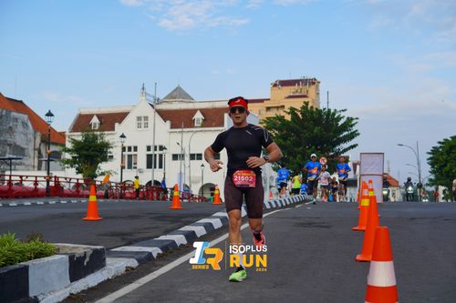 Race photo from Isoplus Run 2024 Surabaya