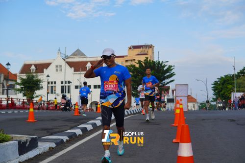 Race photo from Isoplus Run 2024 Surabaya