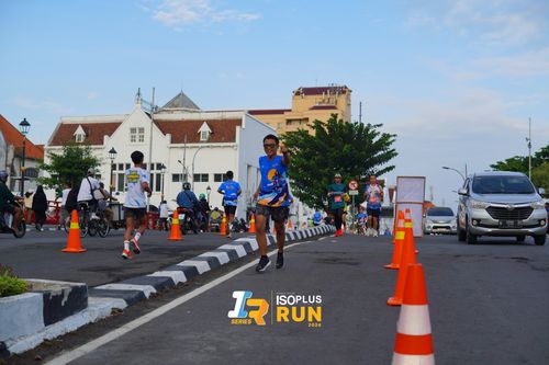 Race photo from Isoplus Run 2024 Surabaya