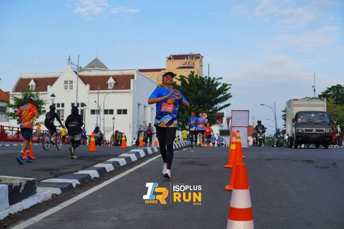 Race photo from Isoplus Run 2024 Surabaya