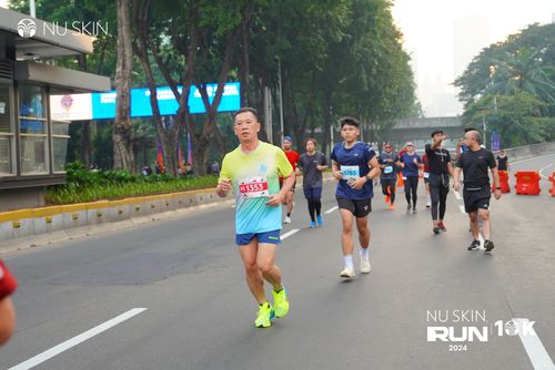 Race photo from Nu Skin Run 10K