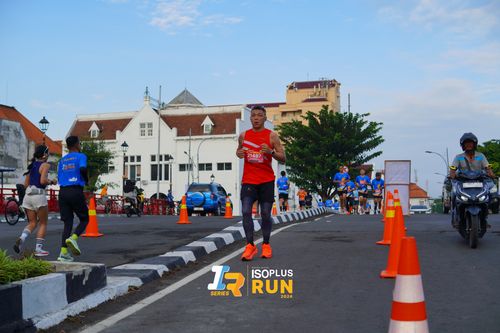 Race photo from Isoplus Run 2024 Surabaya