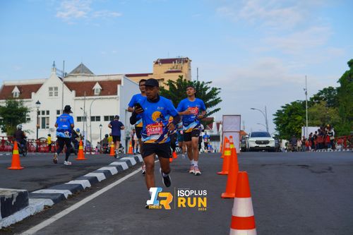Race photo from Isoplus Run 2024 Surabaya