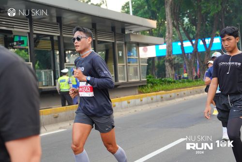 Race photo from Nu Skin Run 10K