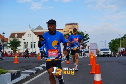 Race photo from Isoplus Run 2024 Surabaya