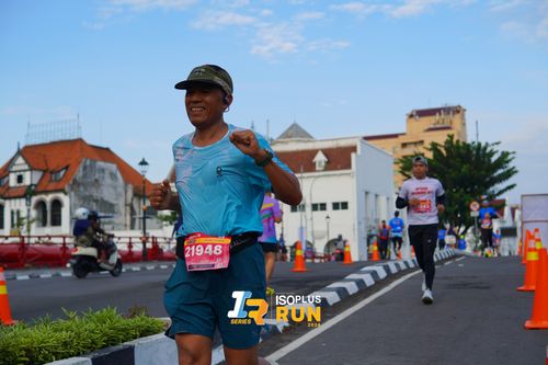 Race photo from Isoplus Run 2024 Surabaya