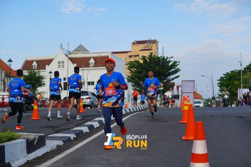Race photo from Isoplus Run 2024 Surabaya