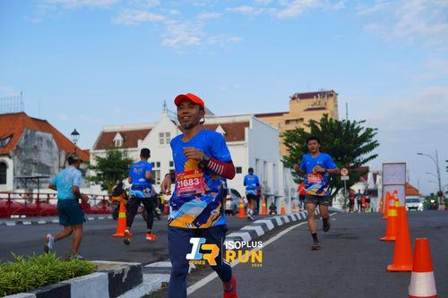 Race photo from Isoplus Run 2024 Surabaya