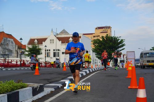 Race photo from Isoplus Run 2024 Surabaya