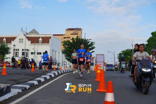 Race photo from Isoplus Run 2024 Surabaya