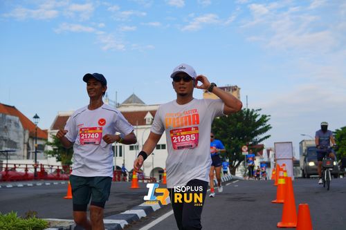 Race photo from Isoplus Run 2024 Surabaya