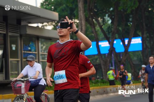 Race photo from Nu Skin Run 10K