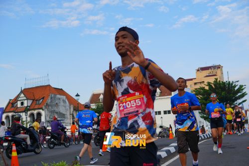 Race photo from Isoplus Run 2024 Surabaya