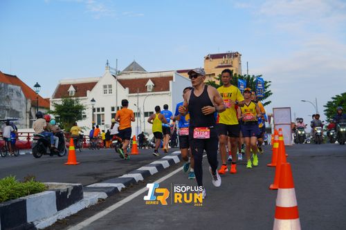 Race photo from Isoplus Run 2024 Surabaya