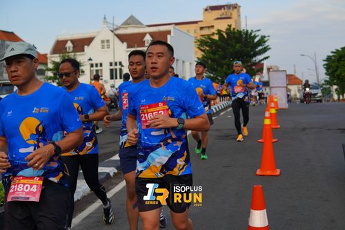 Race photo from Isoplus Run 2024 Surabaya