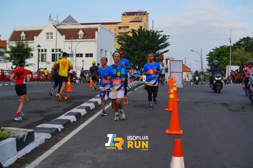 Race photo from Isoplus Run 2024 Surabaya