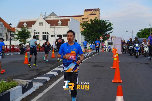 Race photo from Isoplus Run 2024 Surabaya