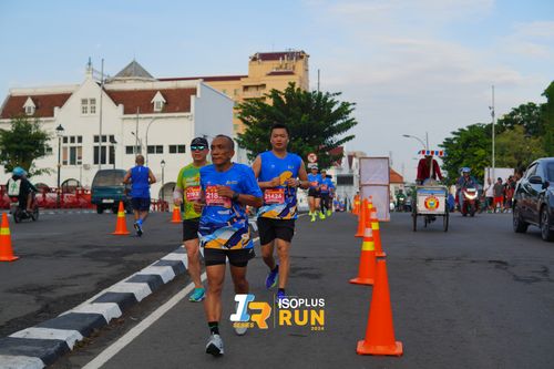 Race photo from Isoplus Run 2024 Surabaya