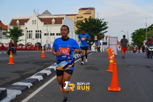 Race photo from Isoplus Run 2024 Surabaya