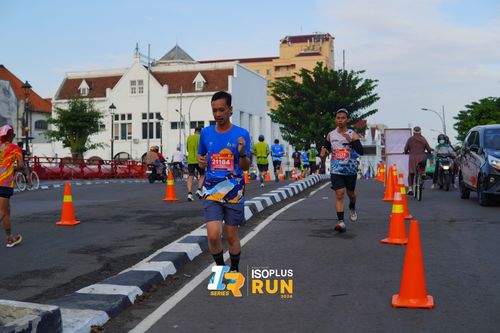 Race photo from Isoplus Run 2024 Surabaya