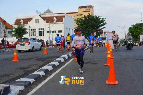 Race photo from Isoplus Run 2024 Surabaya