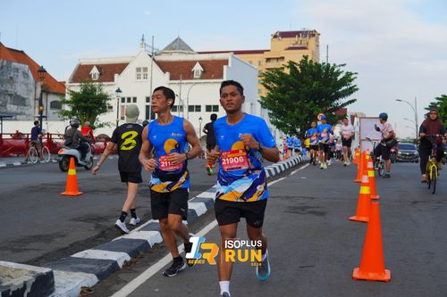Race photo from Isoplus Run 2024 Surabaya