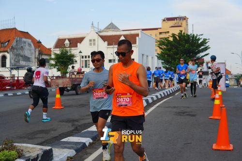 Race photo from Isoplus Run 2024 Surabaya