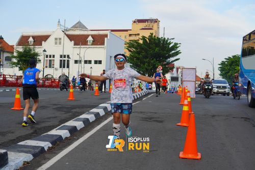 Race photo from Isoplus Run 2024 Surabaya