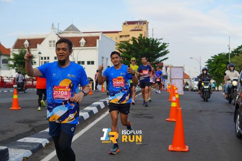 Race photo from Isoplus Run 2024 Surabaya