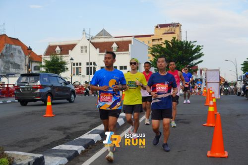 Race photo from Isoplus Run 2024 Surabaya