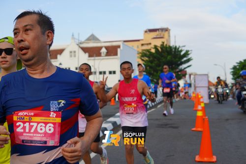 Race photo from Isoplus Run 2024 Surabaya