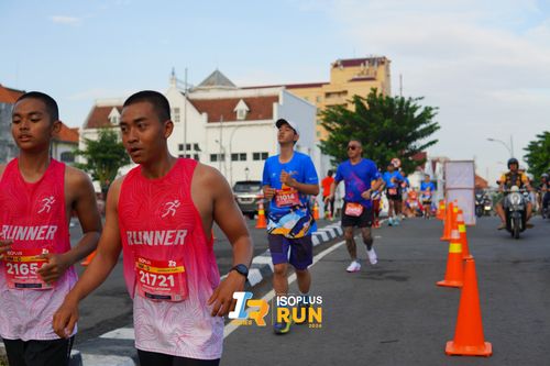 Race photo from Isoplus Run 2024 Surabaya