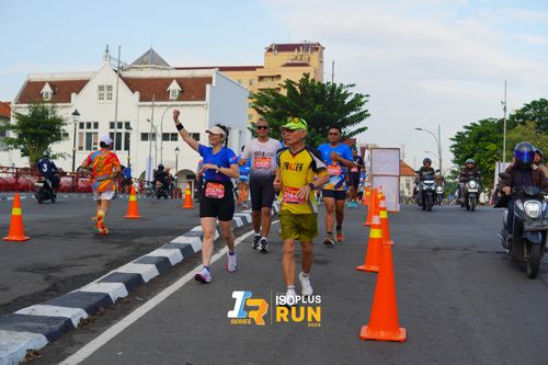 Race photo from Isoplus Run 2024 Surabaya